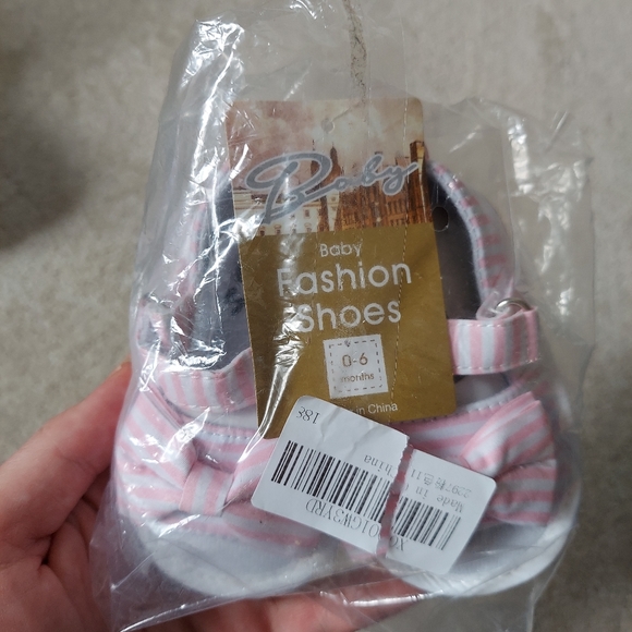 Newborn Sandals With Bow - Picture 5 of 6